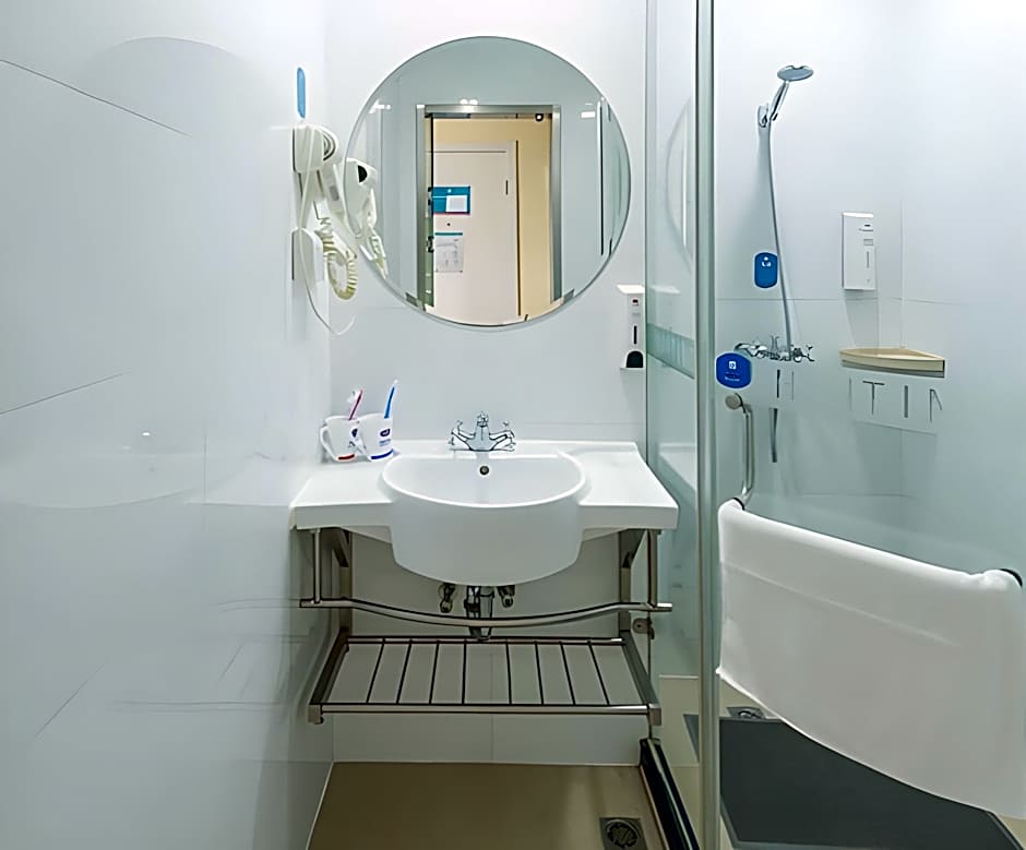 Hanting Hotel Zhangjiagang Golden Port