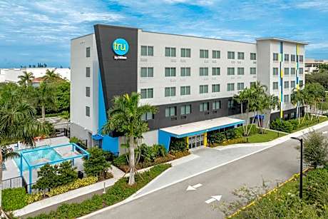 Tru by Hilton Miramar
