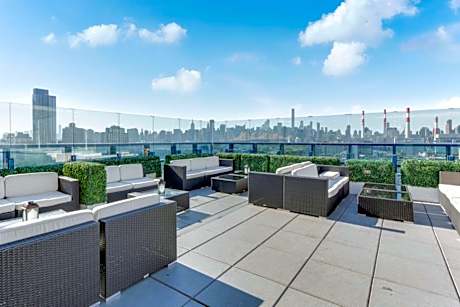 Vista LIC Hotel - Best Western Premier Collection