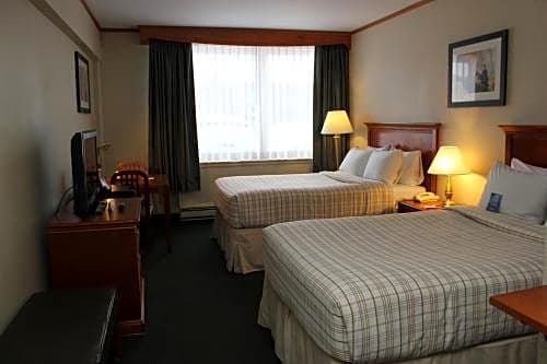 Travelodge Hotel by Wyndham Montreal Airport