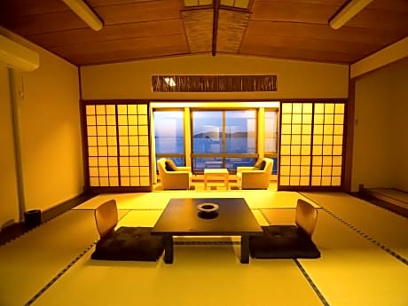 Japanese-Style Room with Shared Bathroom and Sea View -Smoking 