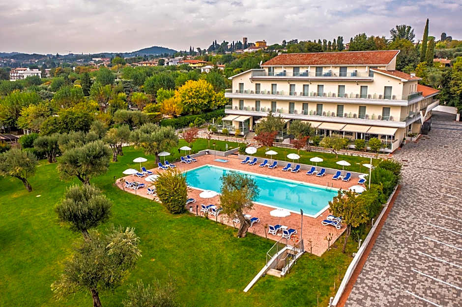 Photo 1 of 27 of Hotel Villa Paradiso Suite