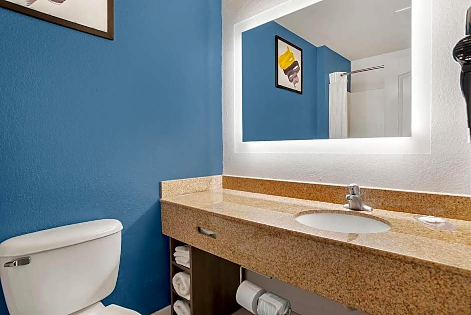 Comfort Inn & Suites Dothan Northside Plaza