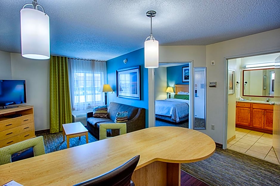 Candlewood Suites Fargo-North Dakota State University By IHG
