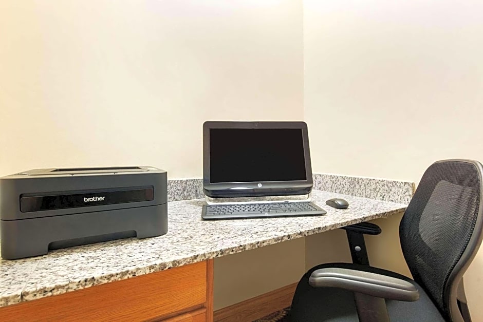 Portage Inn & Suites Kalamazoo – Kalamazoo, MI