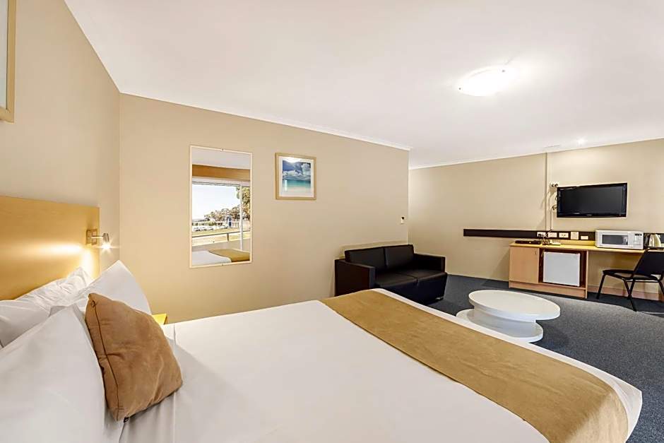 Ciloms Airport Lodge