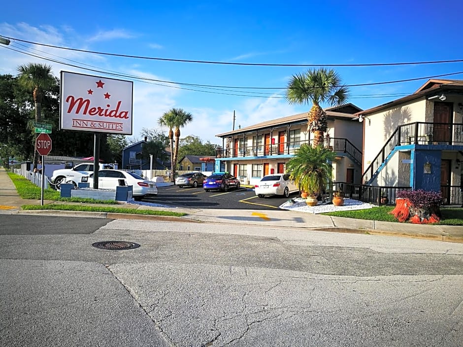 Merida Inn & Suites