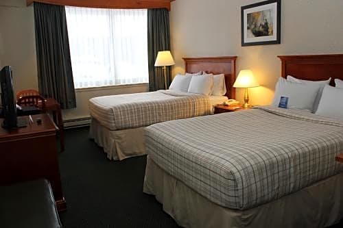 Travelodge Hotel by Wyndham Montreal Airport