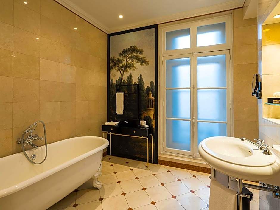 Aigle Noir Fontainebleau MGallery