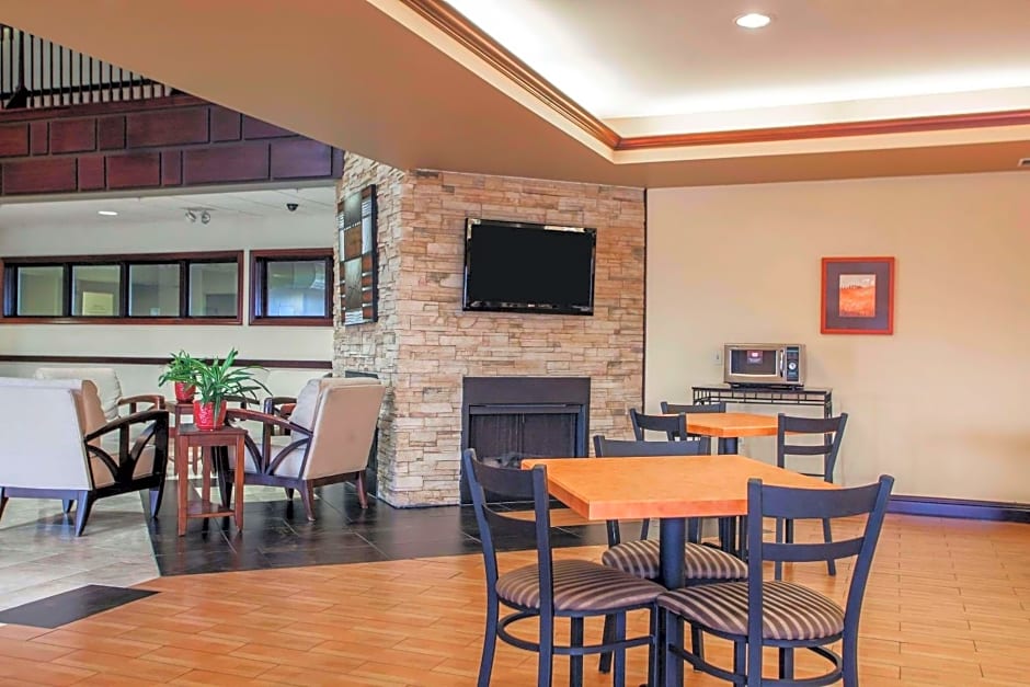 Comfort Suites Elgin