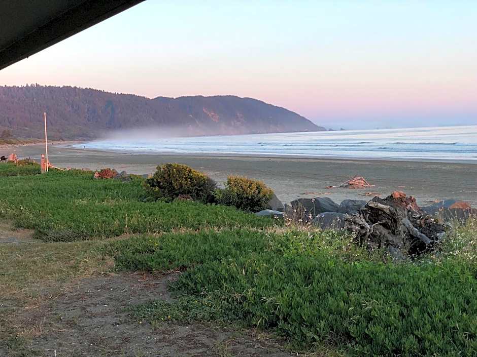Crescent Beach Motel