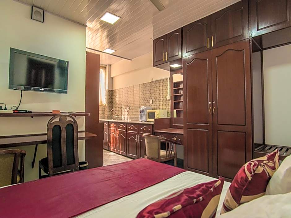 Diamond Plaza Apartments