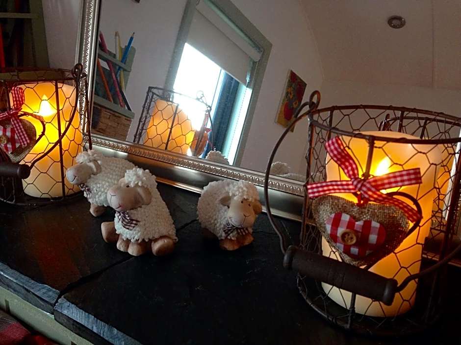 Upper Gilwern Quarry Hut