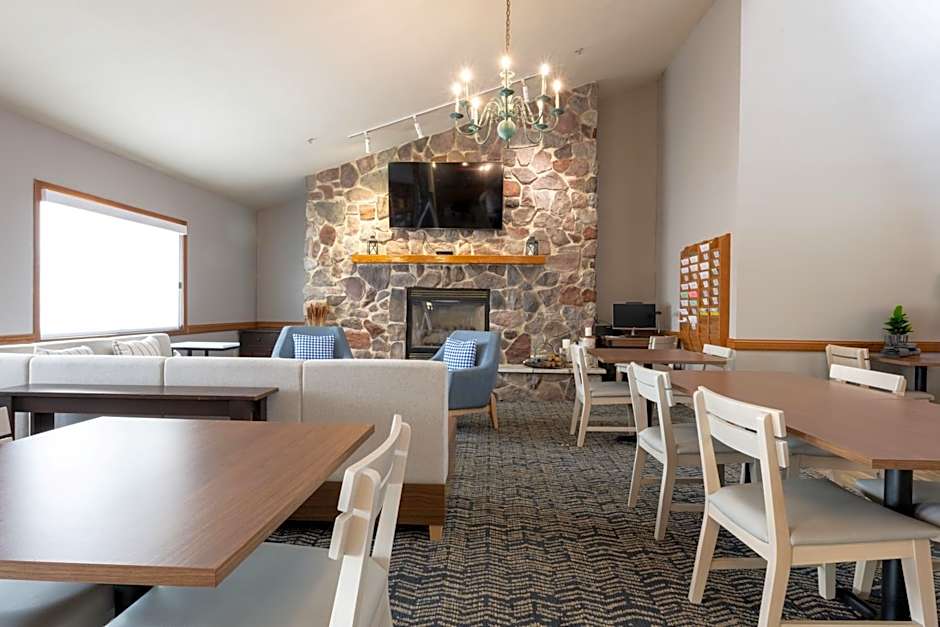 AmericInn by Wyndham Sturgeon Bay