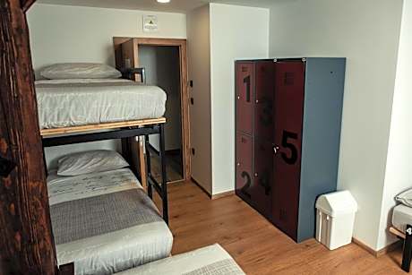 Bed in 4-Bed Dormitory Room