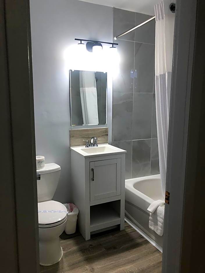 Bavarian Orchard Motel