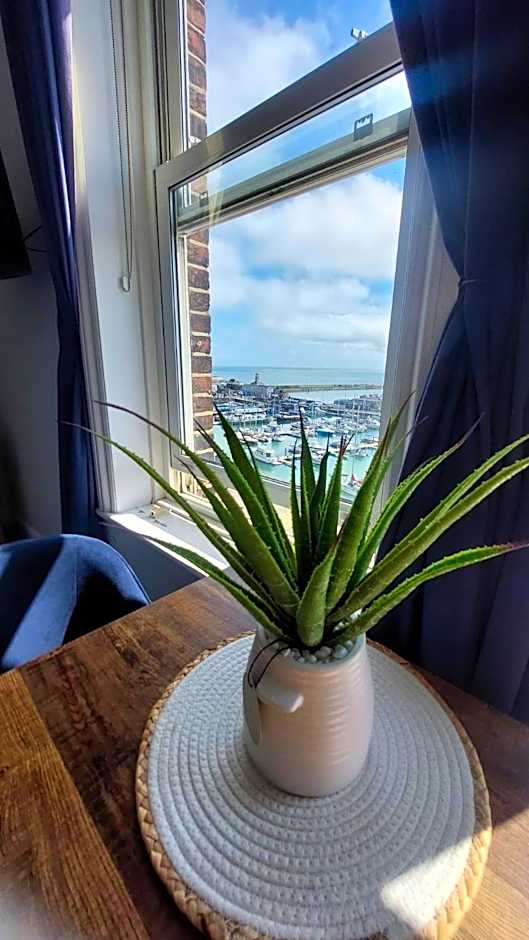 Royal Temple Yacht Club, Bar & Hotel, Pet Friendly!
