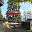 The Lions Self Contained Suite, Shared Pool, Hot Tub, Views