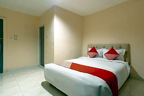 OYO 2895 Paranginan Residence