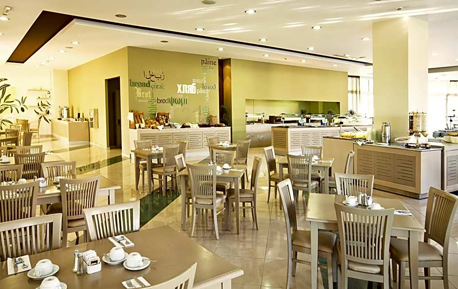 Kipriotis Maris Suites