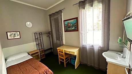 Single Room with Shared Bathroom