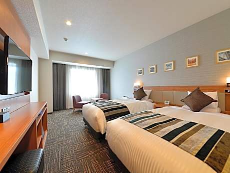 Premium Twin Room - Non-Smoking
