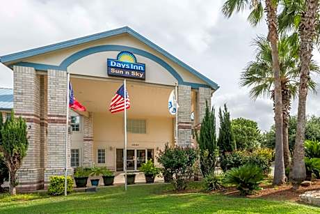 Days Inn by Wyndham San Antonio Southeast/Frost Bank Center