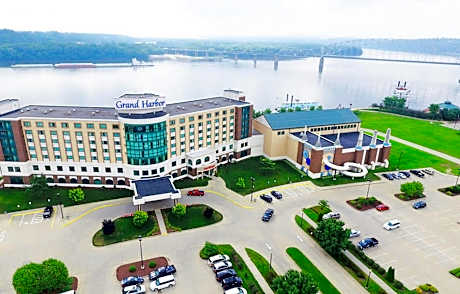 Grand Harbor Resort