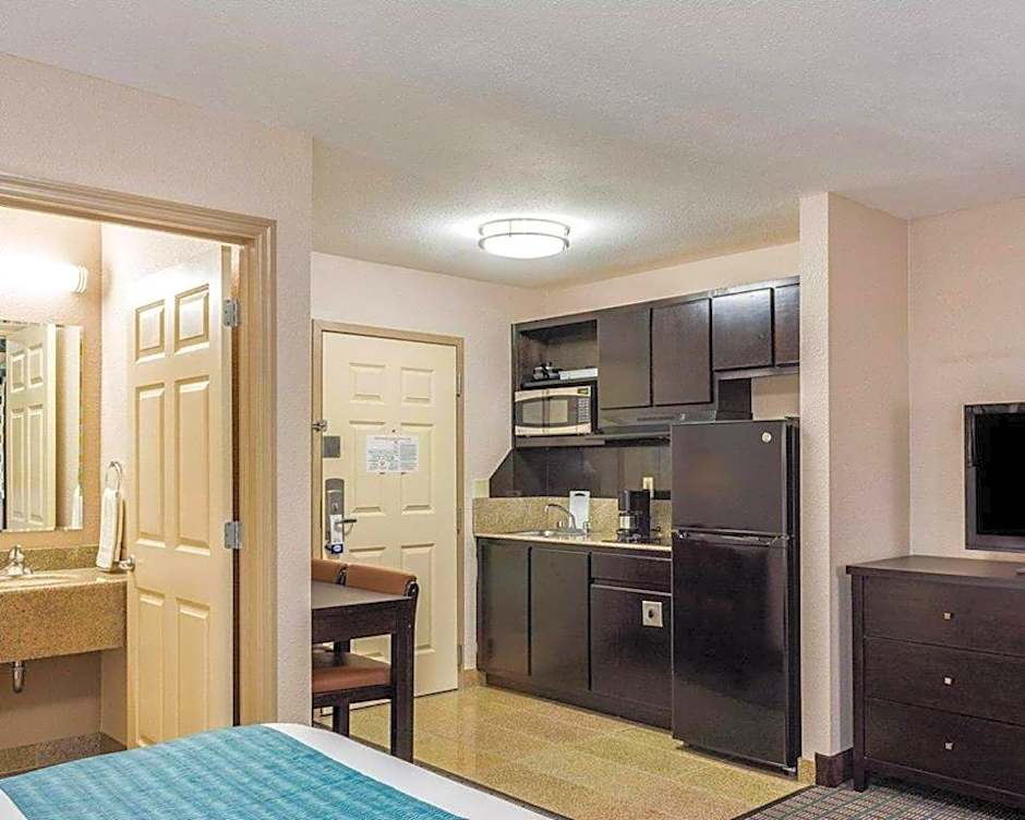 Suburban Studios Avondale