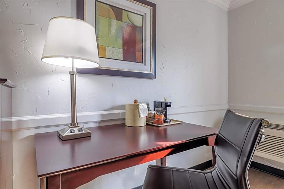 Studio 6 Suites Dallas, TX - Downtown