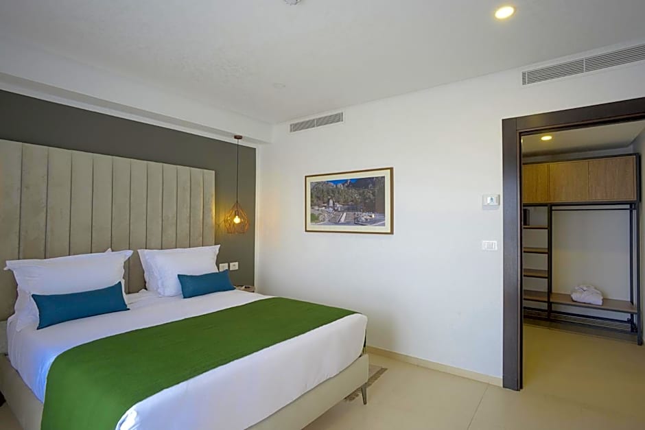 MAIA HOTEL SUITES