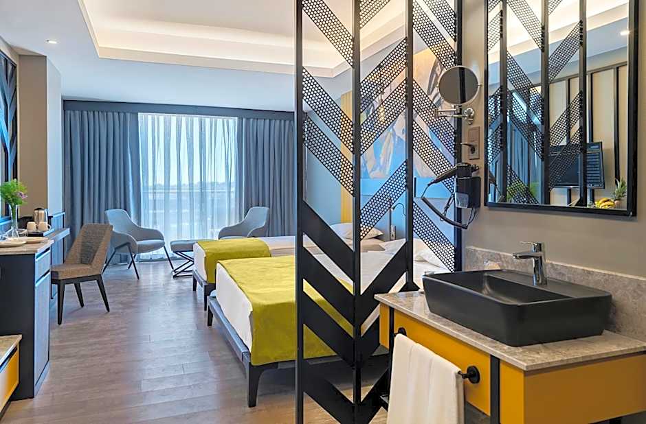 Arnor De Luxe Hotel & Spa