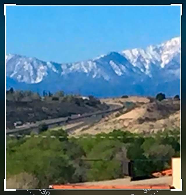 Hilltop Inn & Suites