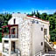 Elpiniki Luxury Rooms
