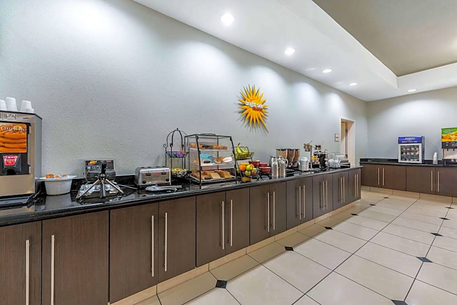 La Quinta Inn & Suites by Wyndham Orange