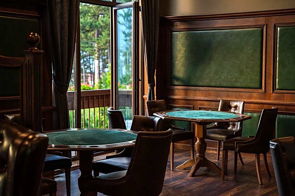 Maxi Park Hotel & Spa