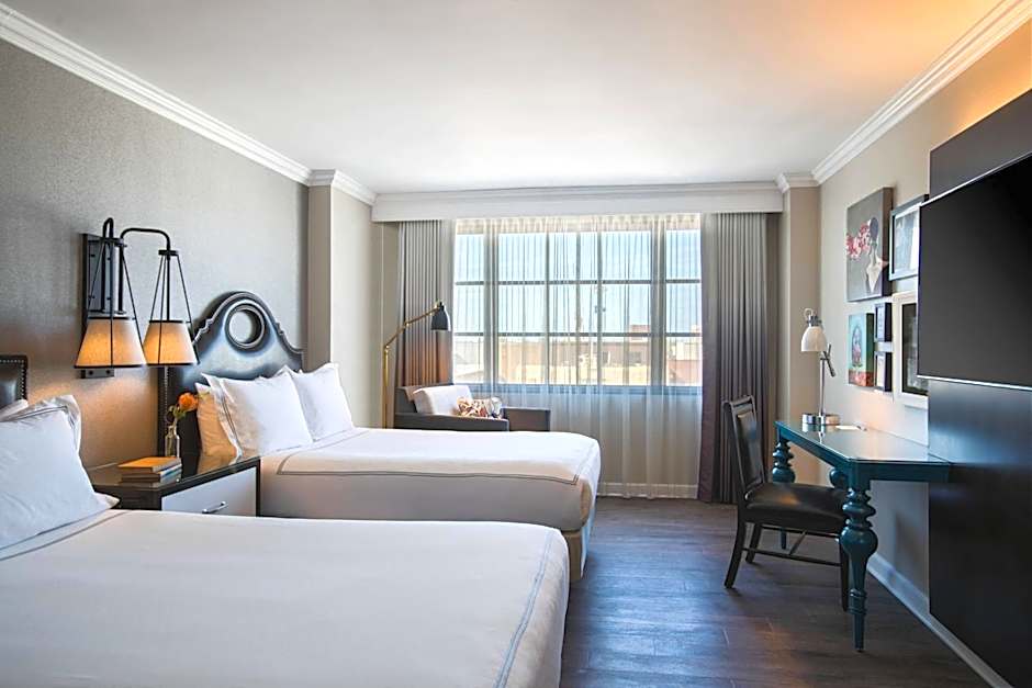 The Lindy Renaissance Charleston Hotel