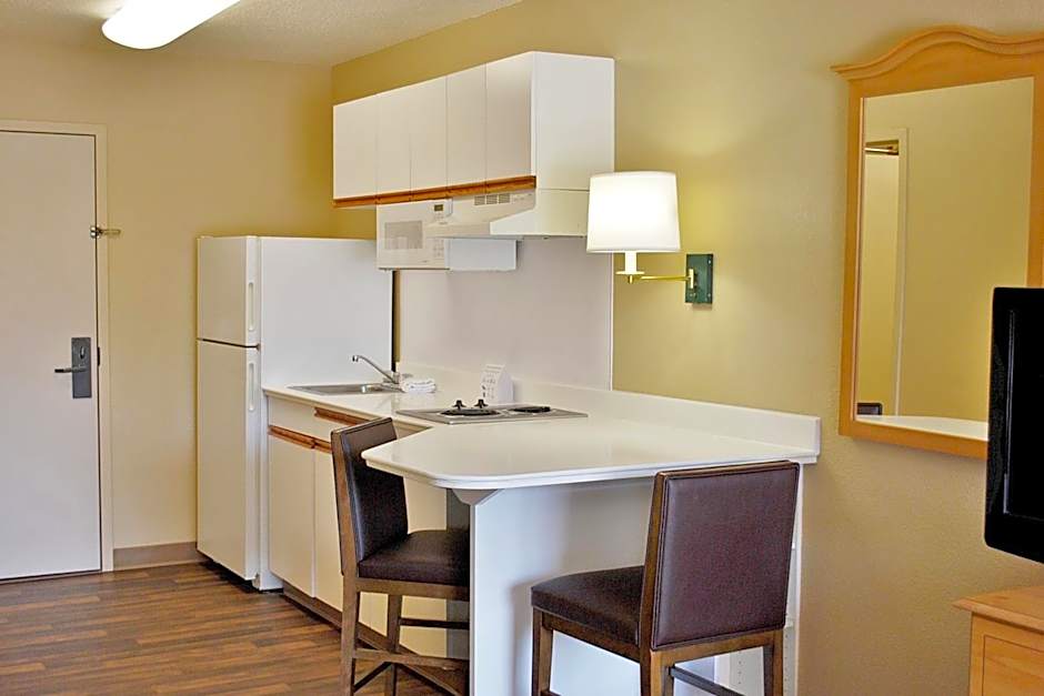 Extended Stay America Suites - St. Louis - Westport - Central