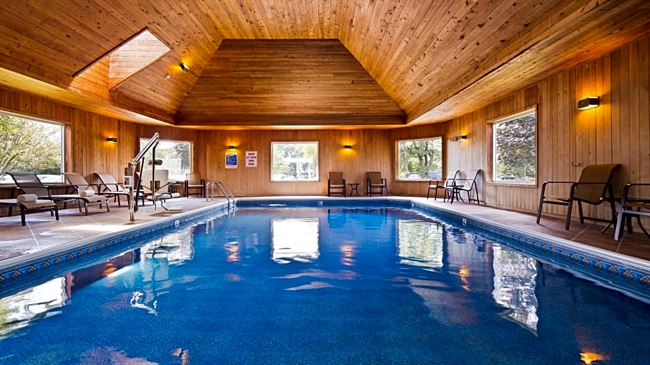 Best Western Plus Windjammer Inn & Conference Center