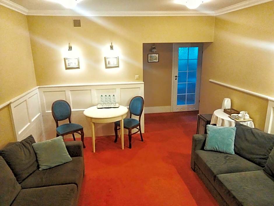 American House Hennela