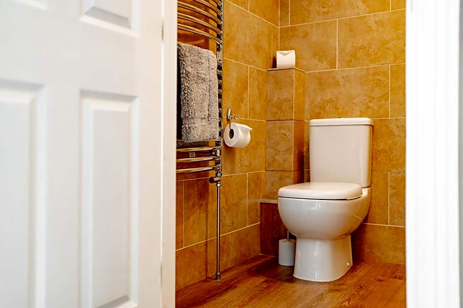 Wheatacre White Lion