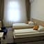 Hotel Story