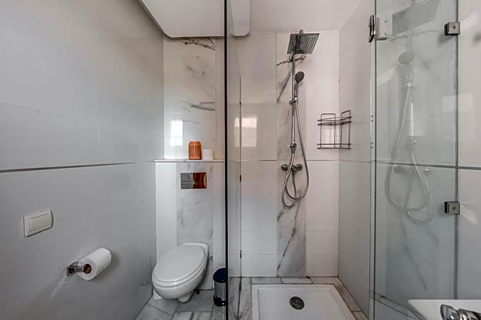 Modern 2BR Apartment with Pool & Secure Parking in Marrakech