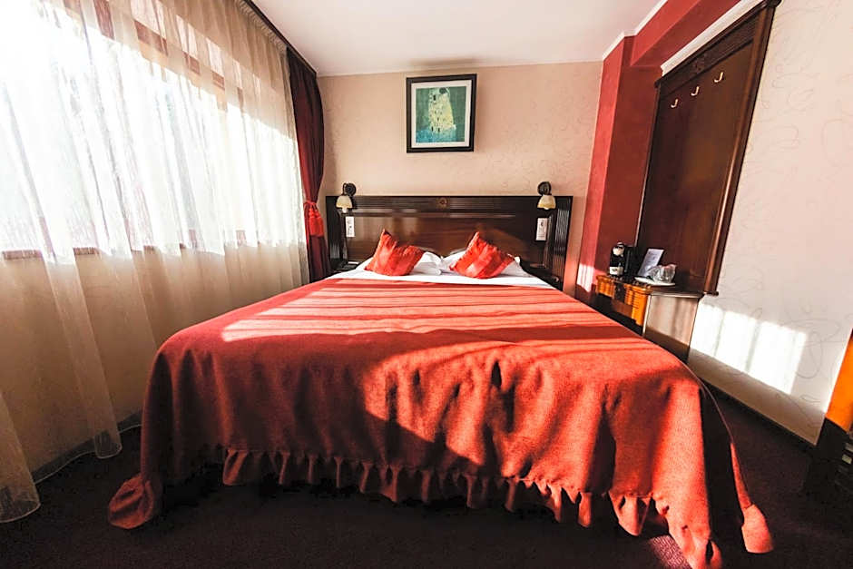 Daily Plaza Boutique Hotel