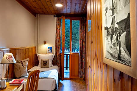 Single Room with Mountain View