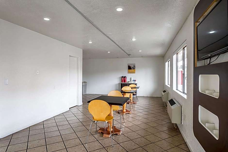 Motel 6 Albuquerque Northeast