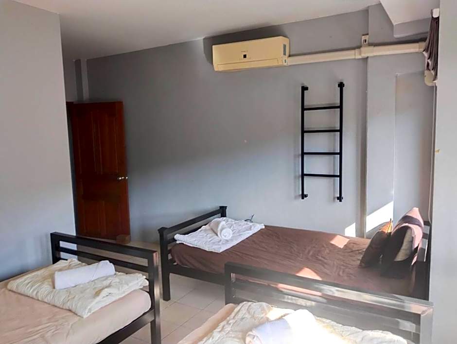 Fueangfu Home Hostel