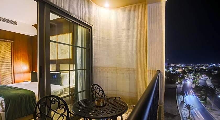 Bratus Hotel