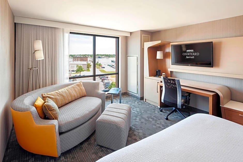 Courtyard by Marriott Portland Downtown/Waterfront