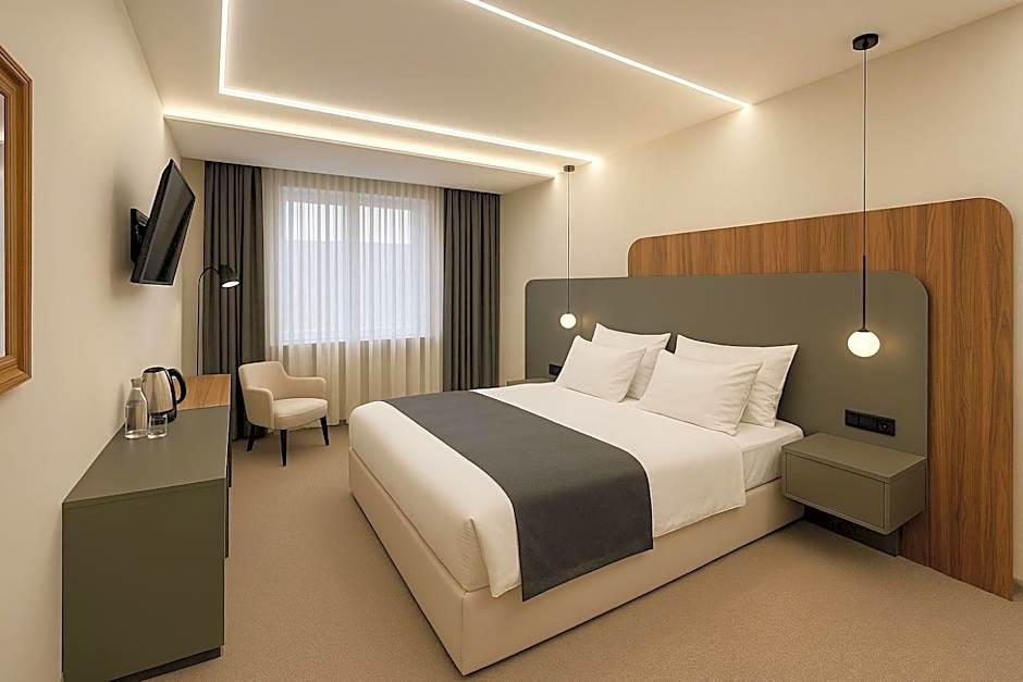 Photo 1 of 11 of Double Room